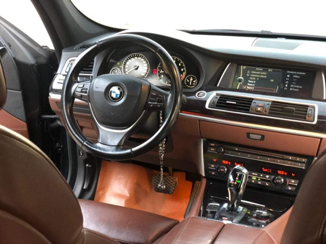 سيارة BMW 550GT 2011